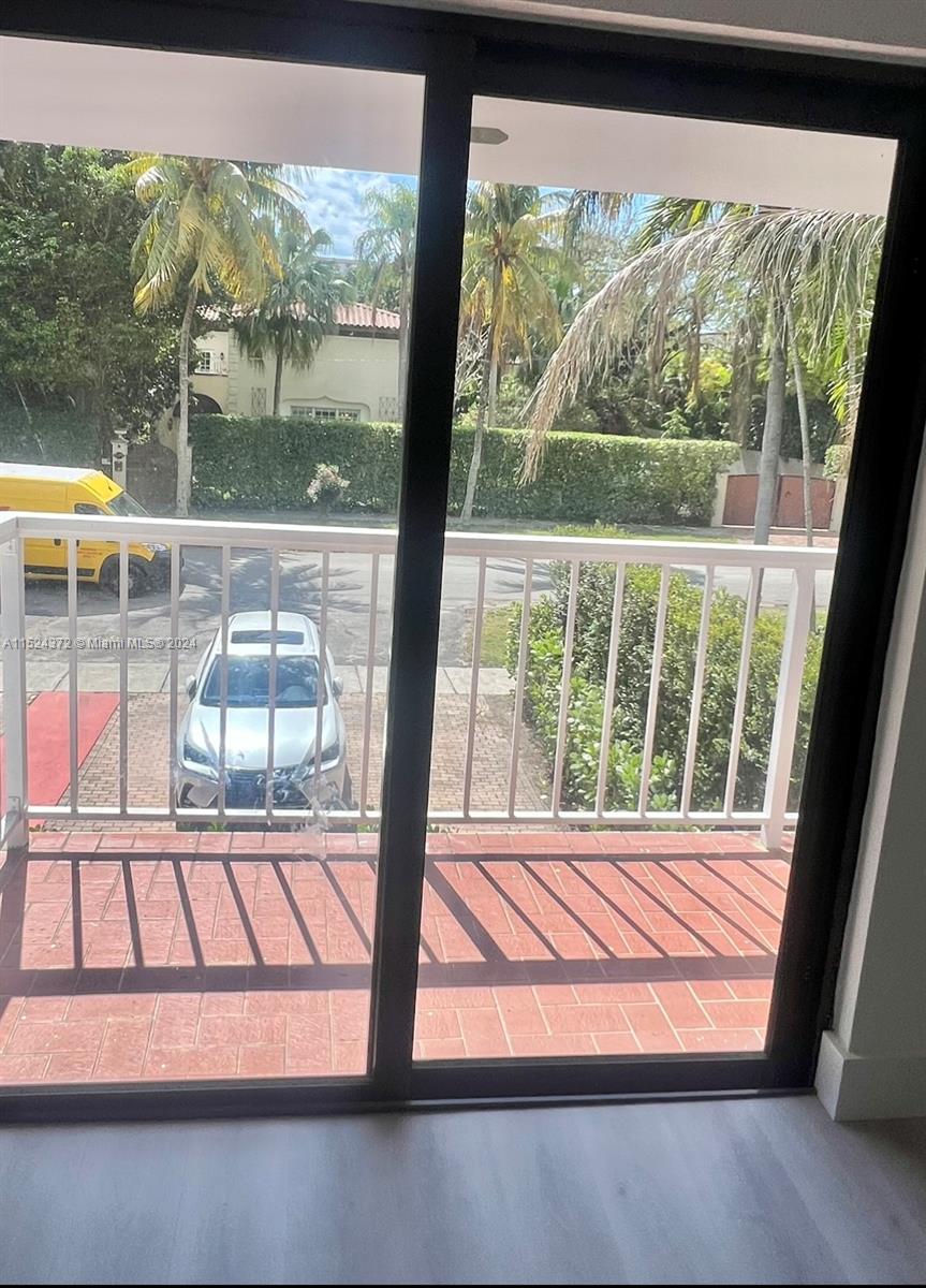 SPANISH COURT - Residential Lease