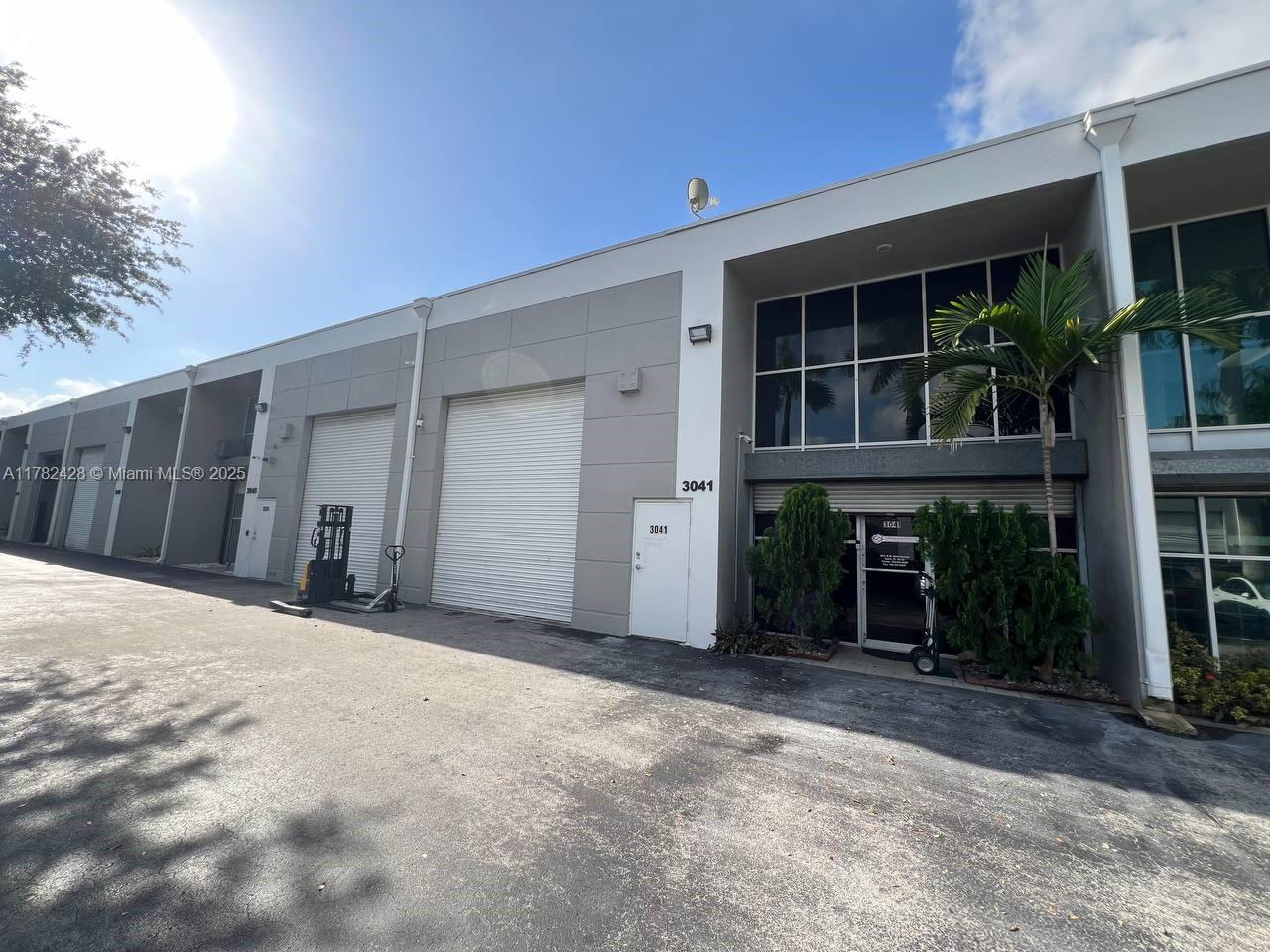 3041 NW 82nd Ave 3041