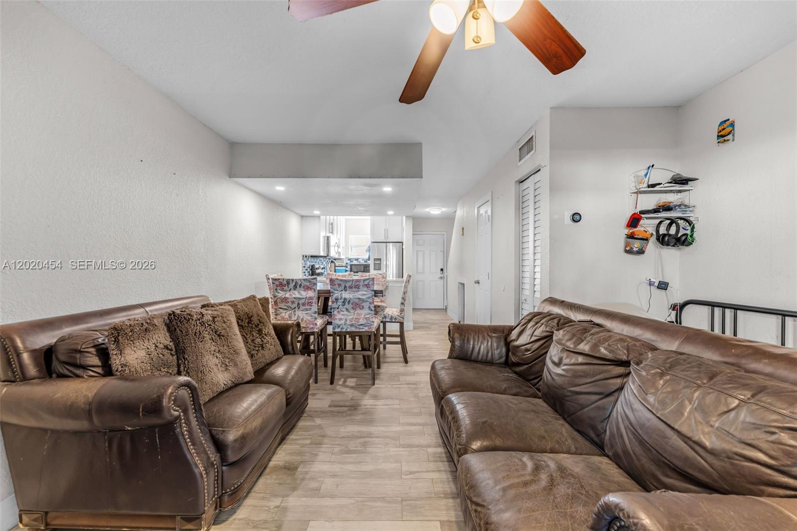 LAS VILLAS DE FOUNTAINBLE - Residential