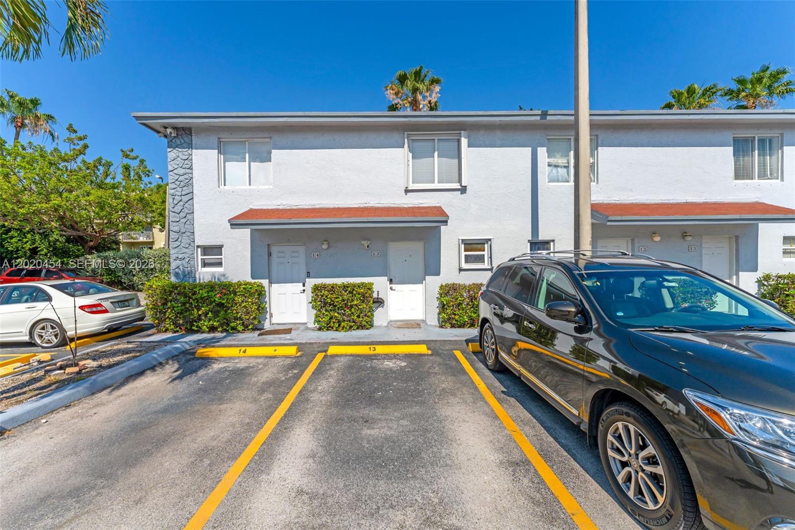 LAS VILLAS DE FOUNTAINBLE - Residential