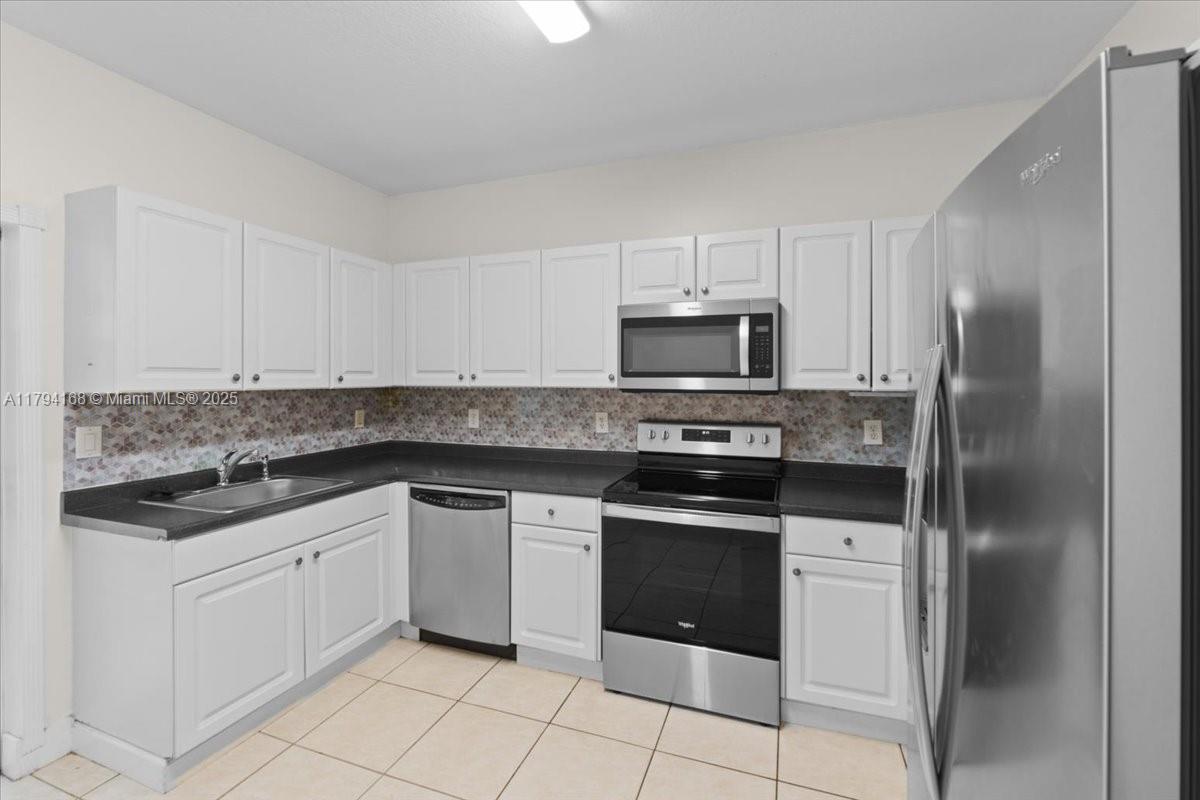 5660 NW 115th Ct 105