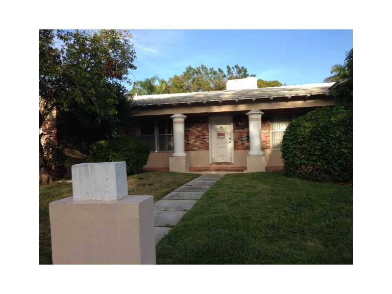 PARADISE FOUND! GREAT OPPORTUNITY TO BUY A $2117.SF HOME ON A 9,975SF LOT! 4 BEDROOMS 3 BATH GUTTED. SOLD *AS IS* HOUSE HAS STRUCTURAL ISSUES, ROOF AND TERMITES. GREAT FOR INVESTORS OR A FAMILY LOOKINNG FOR THEiR DREAM HOME. HOUSE CAN BE REPAIRED OR KNO CKed DOWN. CASH ONLY. *AS IS CONTRACT W/3 DAYS INSPECTION. THIS IS A MULTIPLE OFFERS SITUATION PLEASE SEND BEST AND HIGHEST.