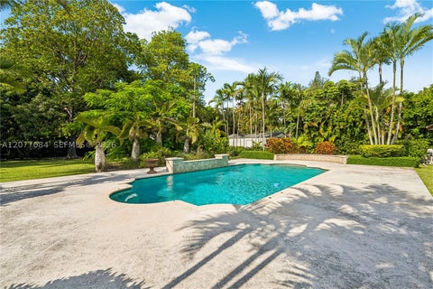 Tiny photo for 6600 SW 111th St, Pinecrest, FL 33156 (MLS # A12077084)