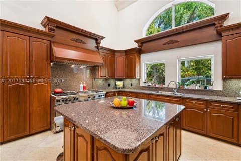 Tiny photo for 6600 SW 111th St, Pinecrest, FL 33156 (MLS # A12077084)