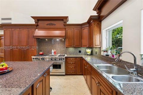 Tiny photo for 6600 SW 111th St, Pinecrest, FL 33156 (MLS # A12077084)
