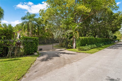Tiny photo for 6600 SW 111th St, Pinecrest, FL 33156 (MLS # A12077084)