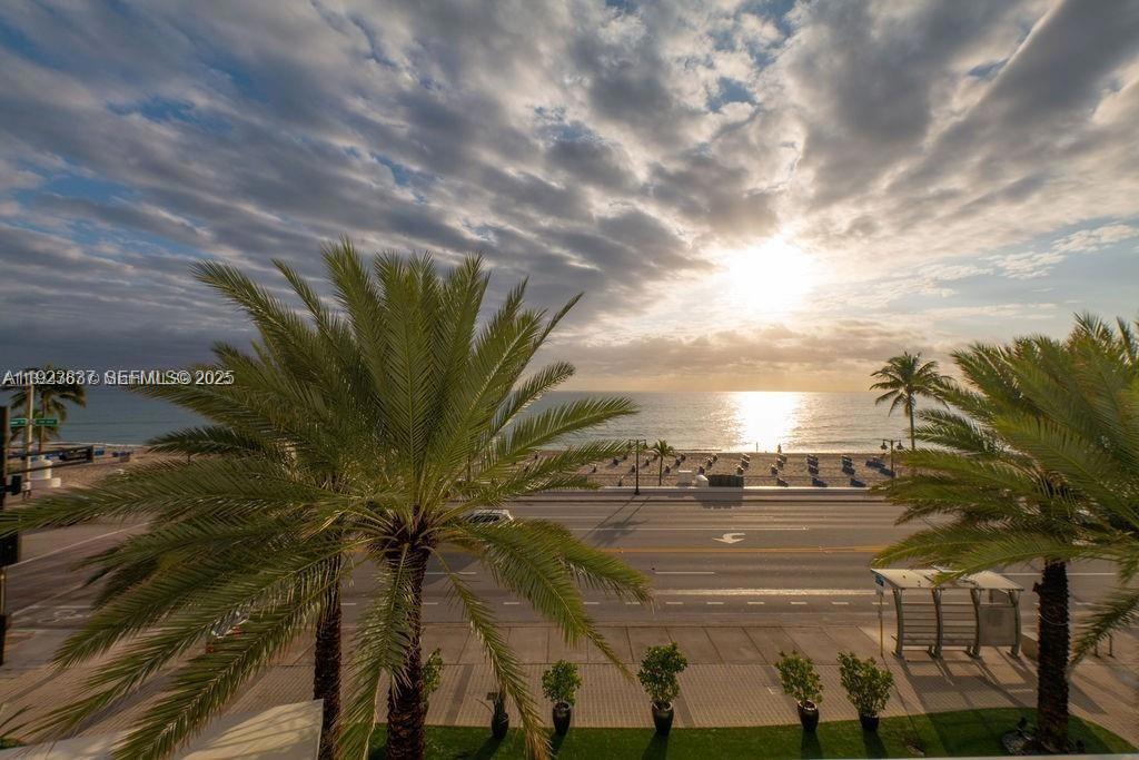 551 FLB CONDOMINIUM RESID - Residential