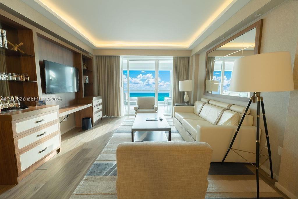 551 FLB CONDOMINIUM RESID - Residential