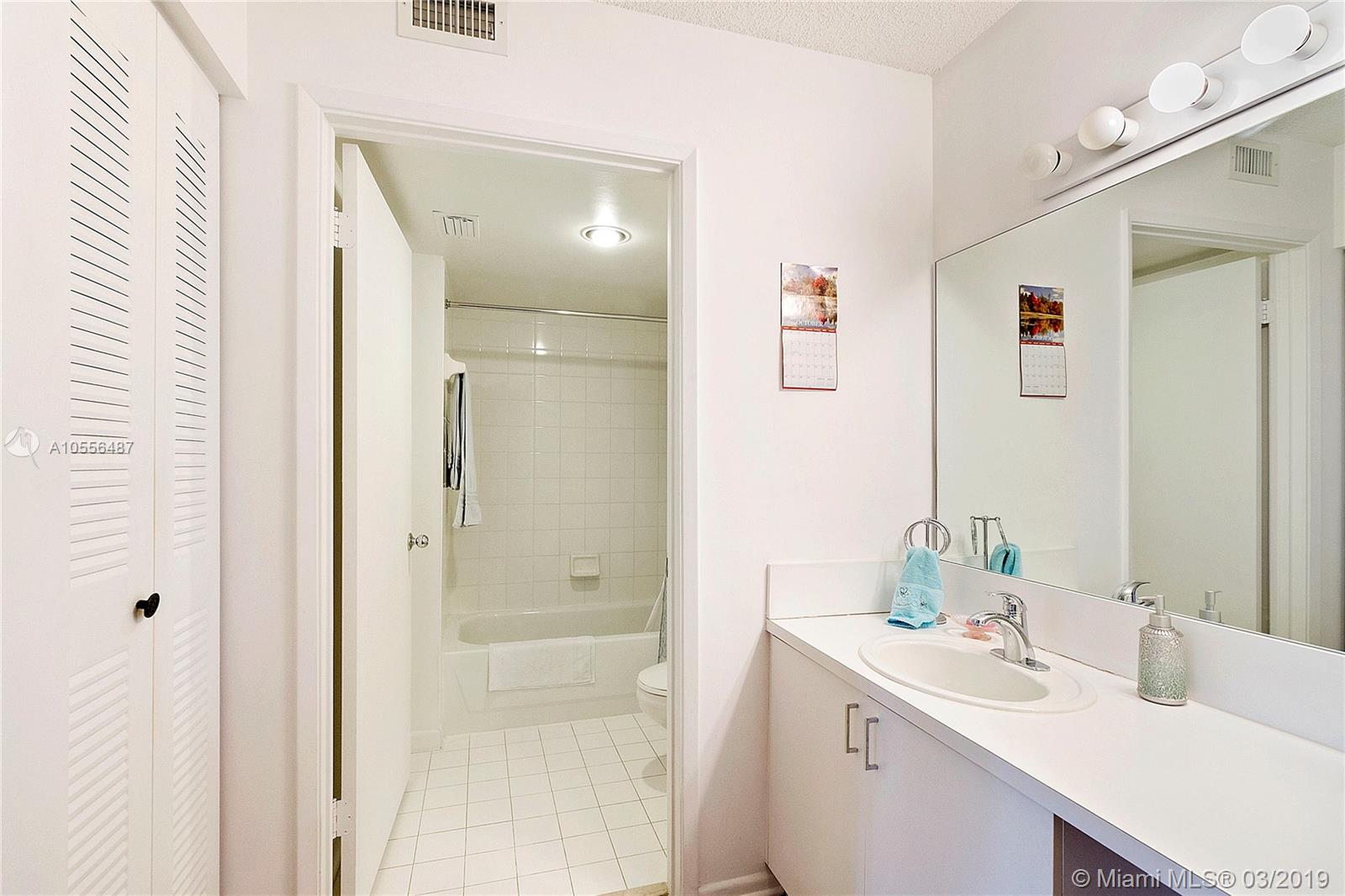 THE YACHT CLUB AT AVENTURA - Residential