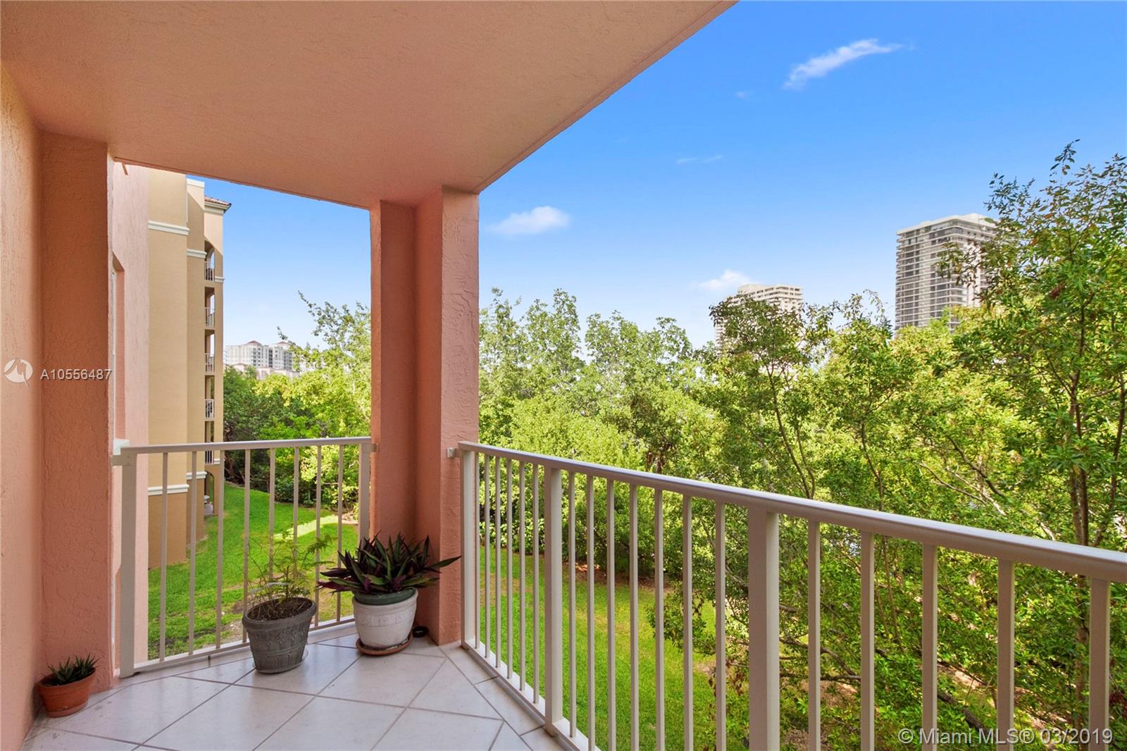 THE YACHT CLUB AT AVENTURA - Residential