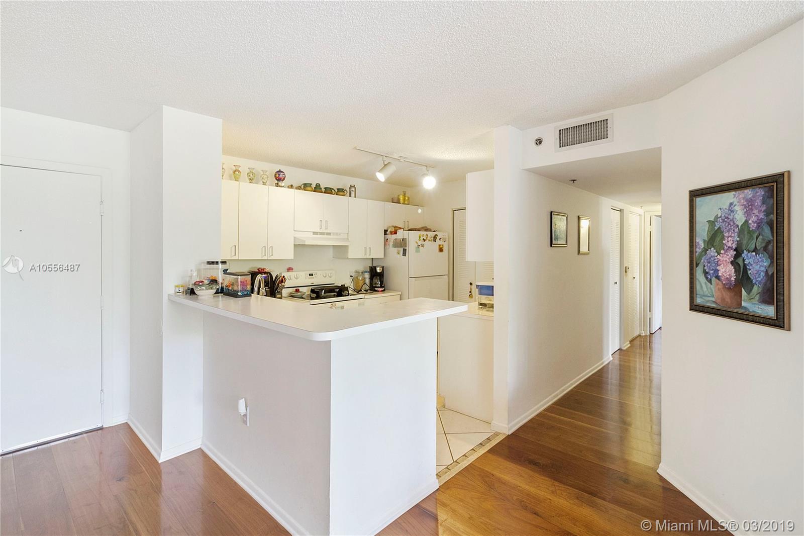 THE YACHT CLUB AT AVENTURA - Residential