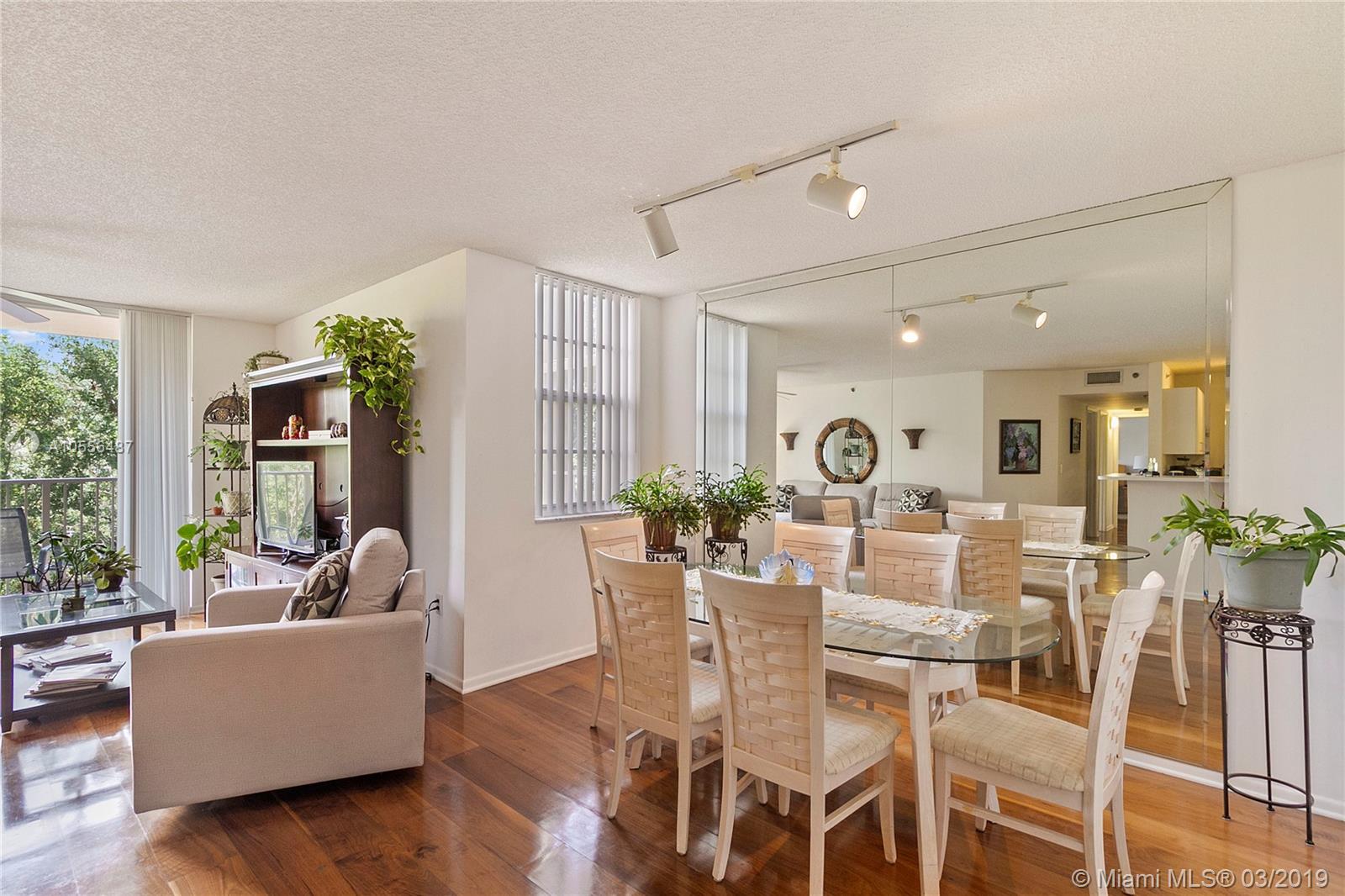 THE YACHT CLUB AT AVENTURA - Residential