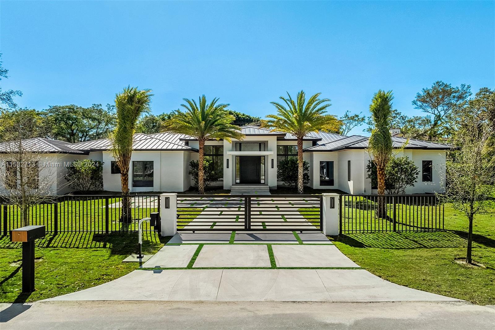 COLLINS ACRES - Residential