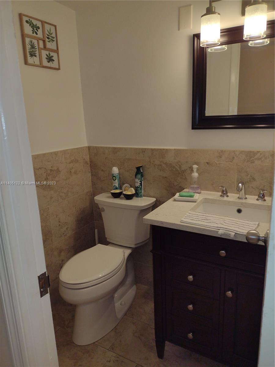 POLYNESIAN GARDENS CONDOM - Residential Lease