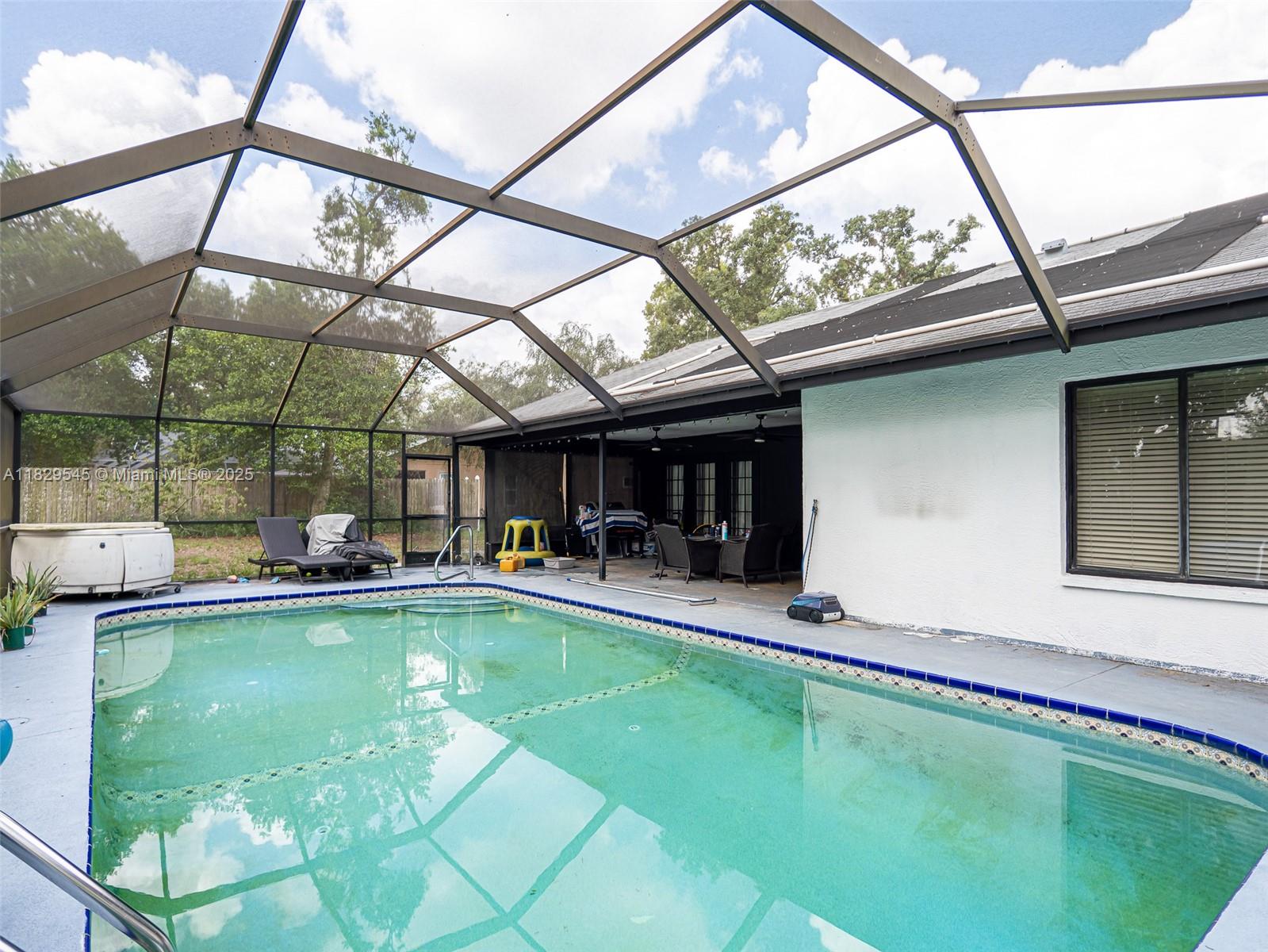 2124 ORCHARD PARK DR