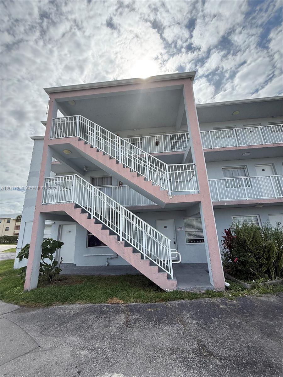 PARADISE AT SUNSET CONDO - Residential