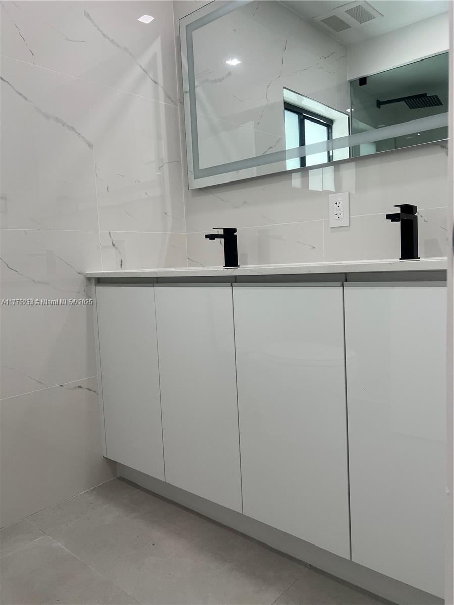 HIGHVIEW GARDENS SEC B - Residential