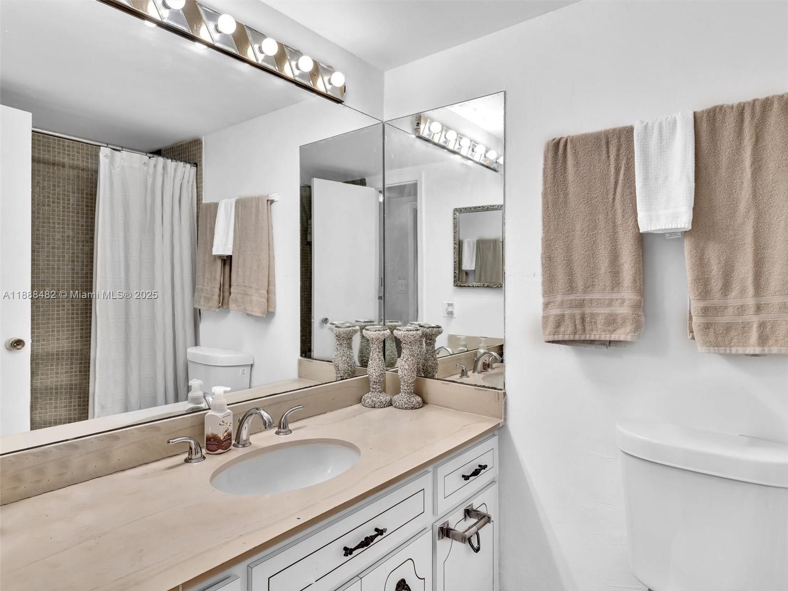 CANONGATE CONDO NO ONE - Residential