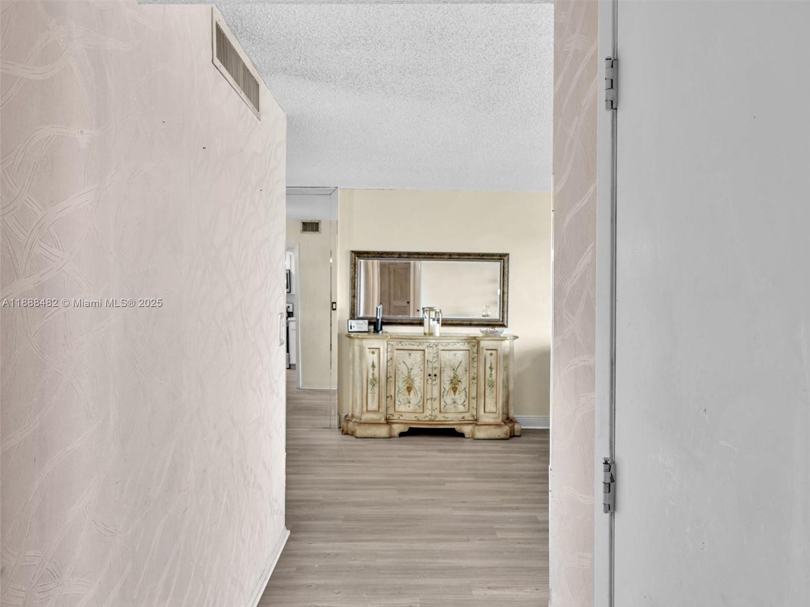 CANONGATE CONDO NO ONE - Residential