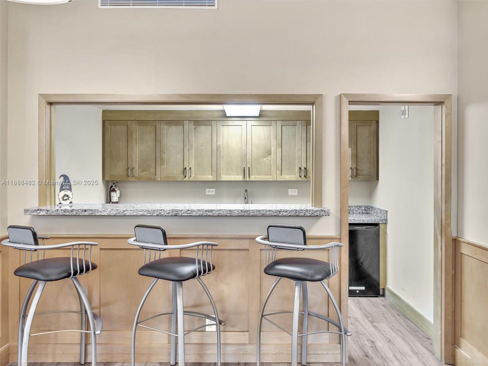 CANONGATE CONDO NO ONE - Residential