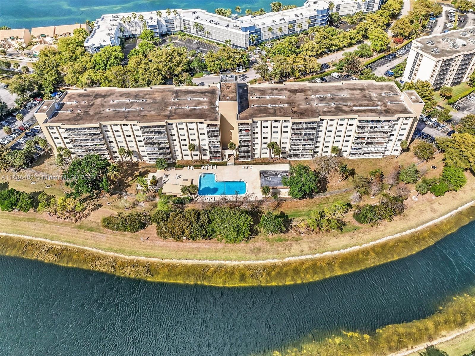 CANONGATE CONDO NO ONE - Residential