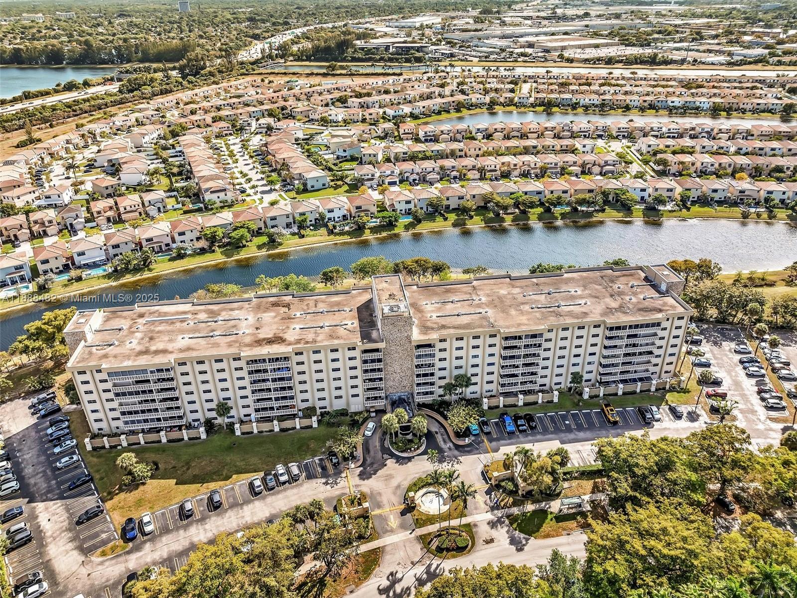 CANONGATE CONDO NO ONE - Residential