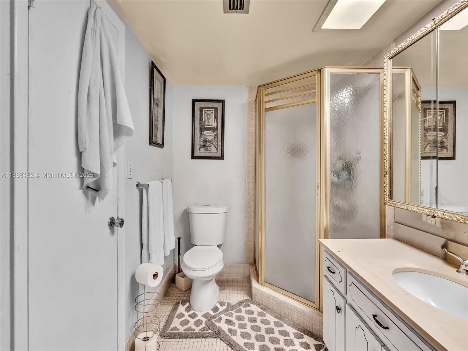 CANONGATE CONDO NO ONE - Residential