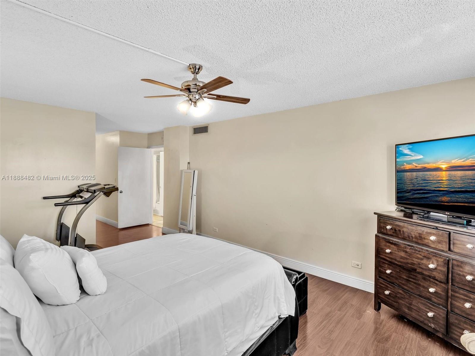 CANONGATE CONDO NO ONE - Residential