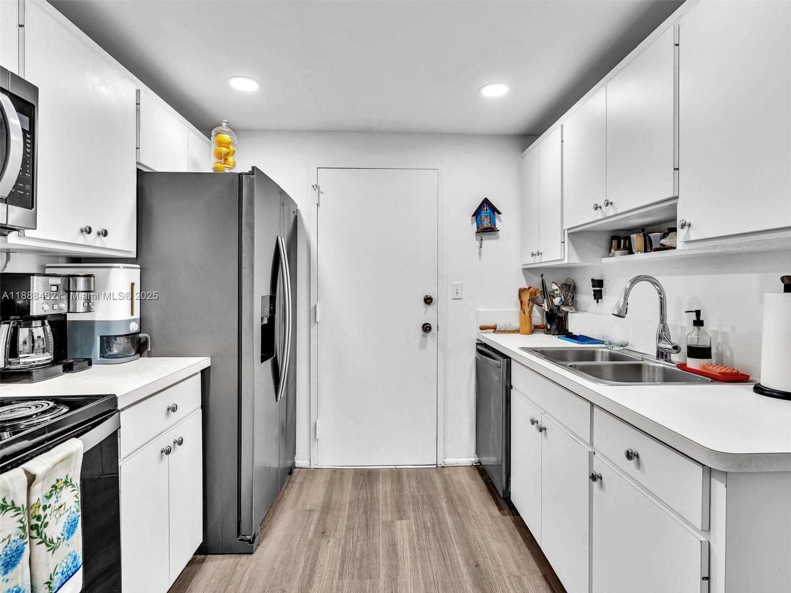 CANONGATE CONDO NO ONE - Residential