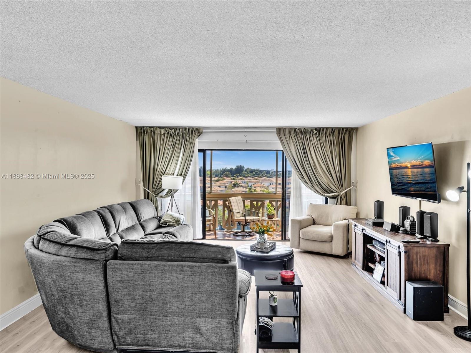 CANONGATE CONDO NO ONE - Residential