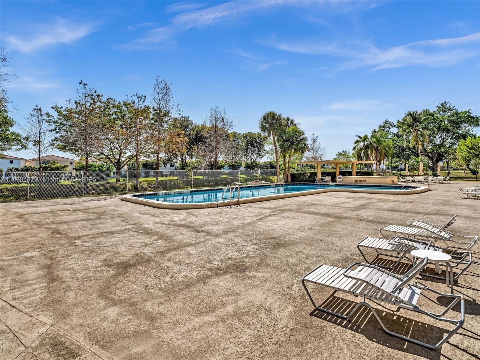 CANONGATE CONDO NO ONE - Residential