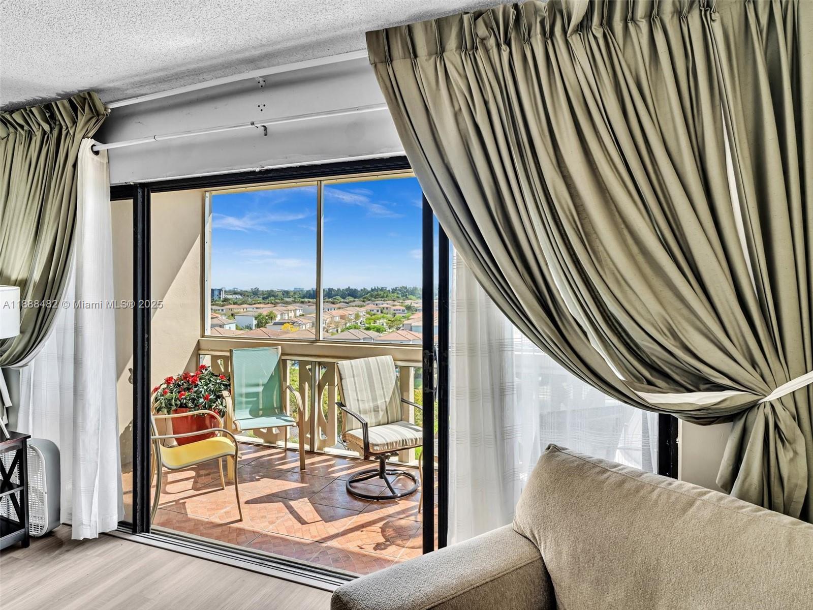 CANONGATE CONDO NO ONE - Residential