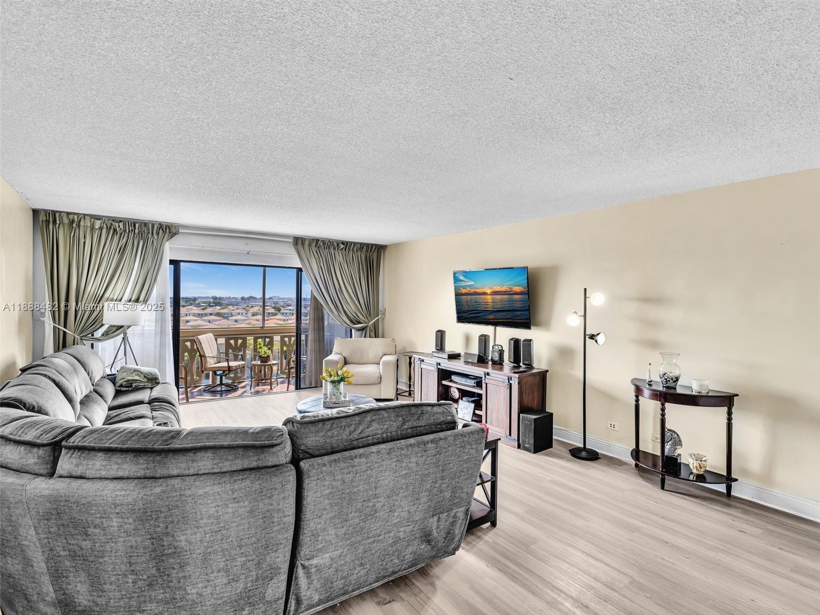 CANONGATE CONDO NO ONE - Residential