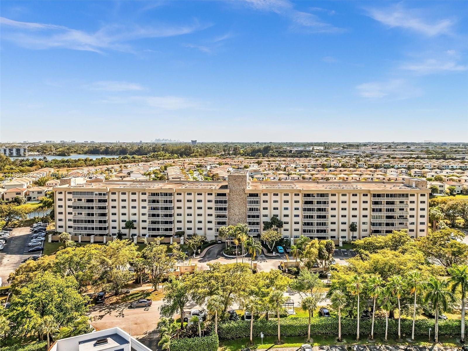 CANONGATE CONDO NO ONE - Residential