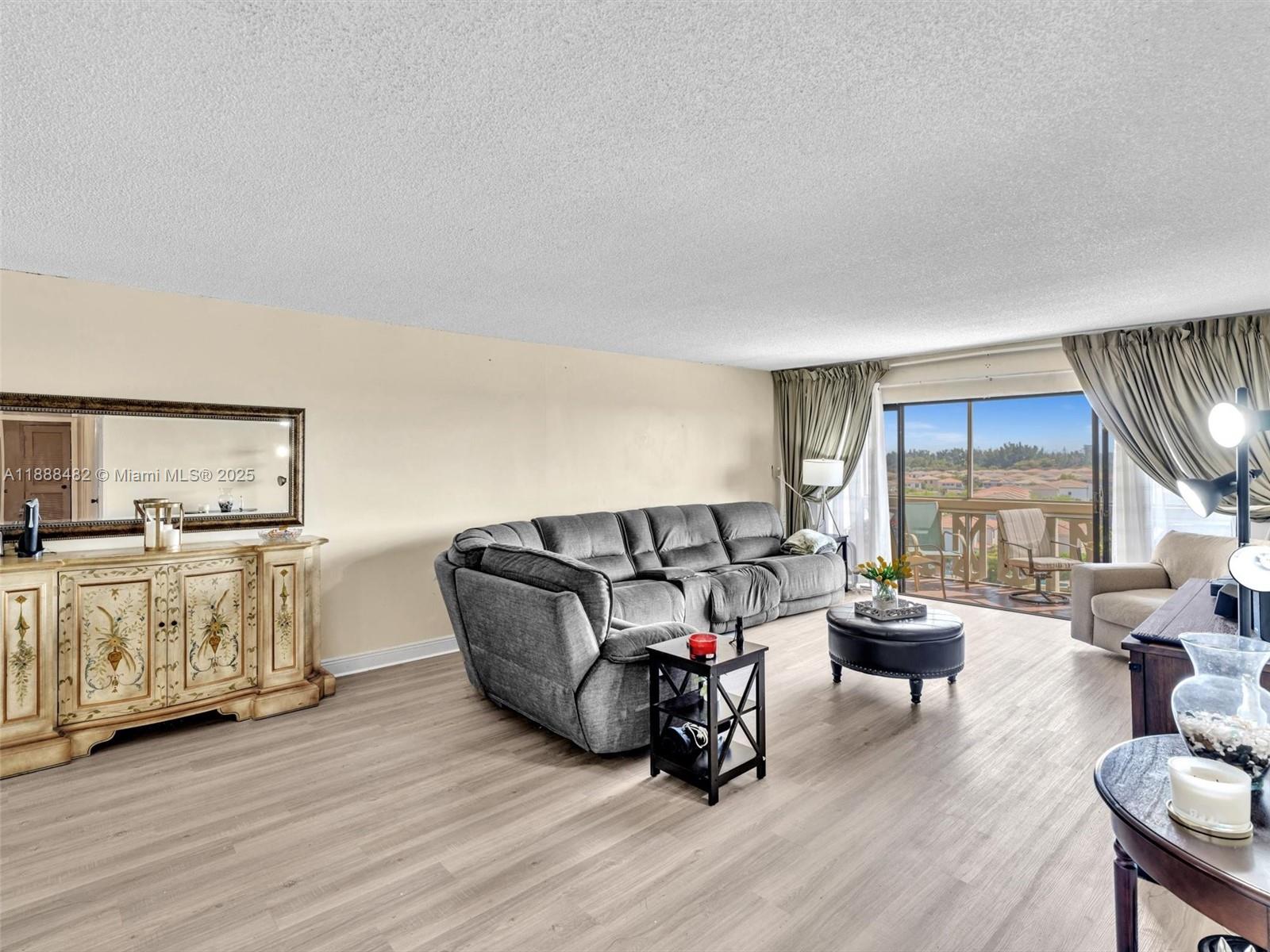 CANONGATE CONDO NO ONE - Residential