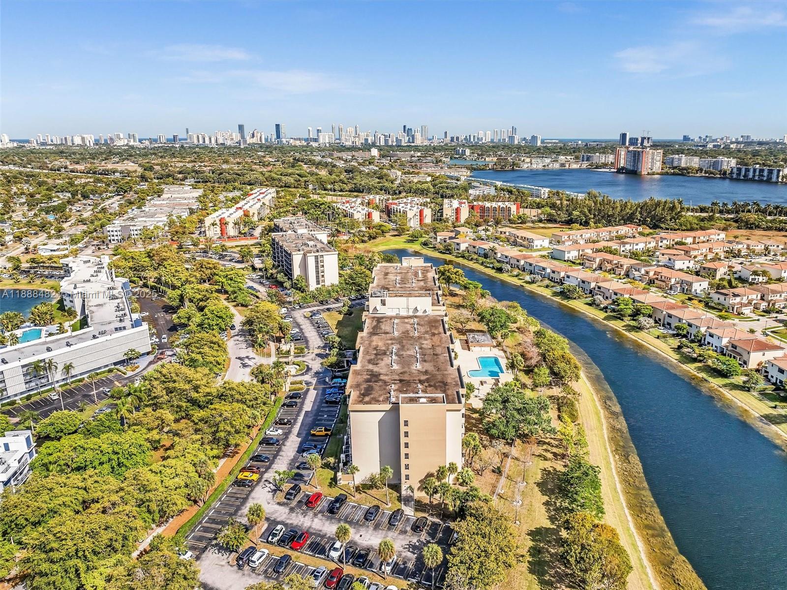 CANONGATE CONDO NO ONE - Residential