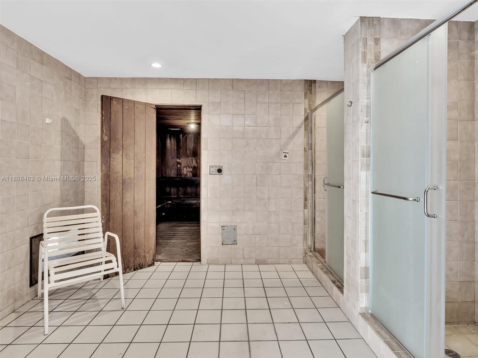 CANONGATE CONDO NO ONE - Residential