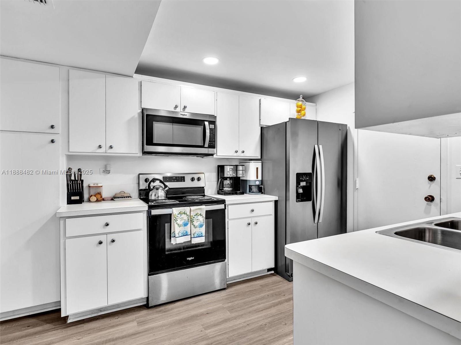 CANONGATE CONDO NO ONE - Residential