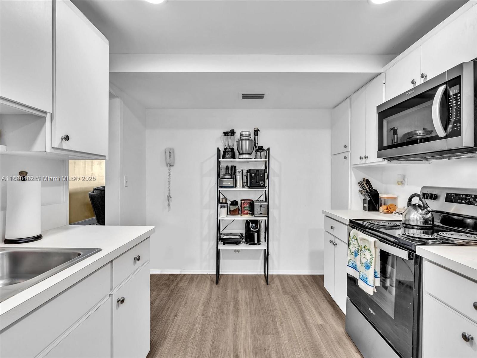 CANONGATE CONDO NO ONE - Residential