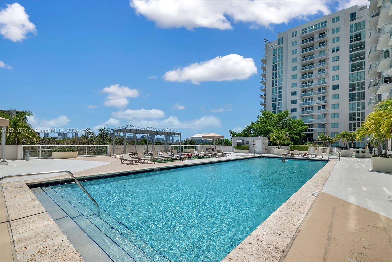 TERRAZAS RIVERPARK VILLAG - Residential