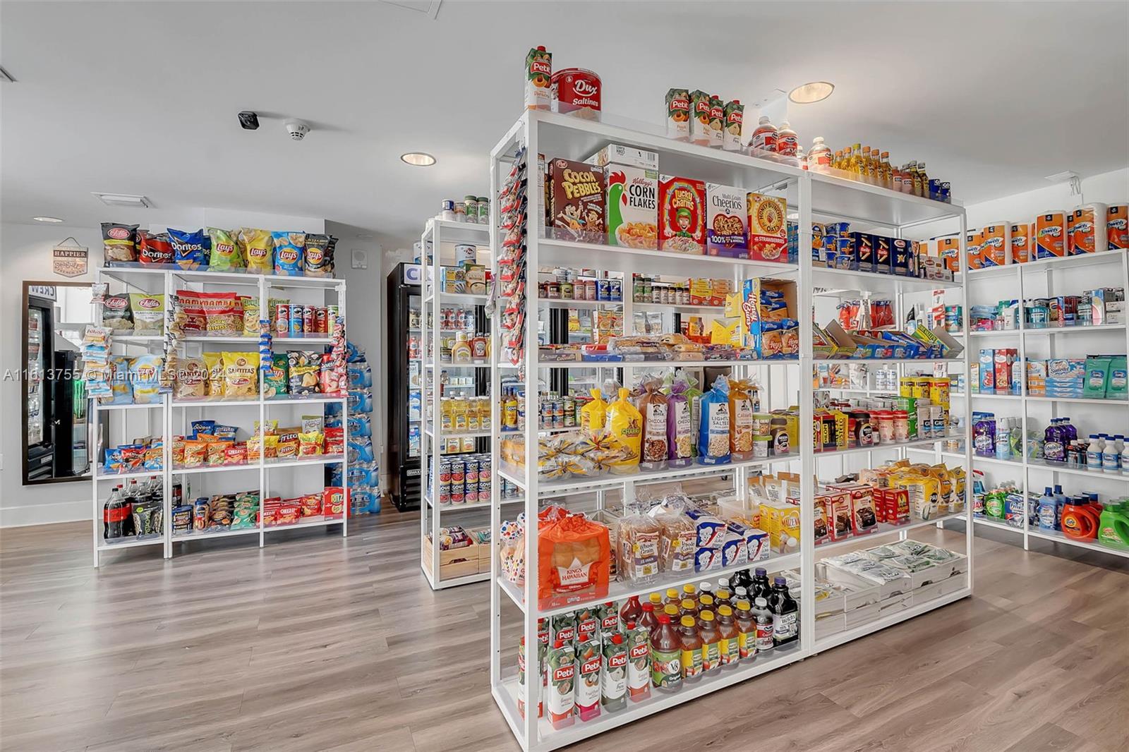 TERRAZAS RIVERPARK VILLAG - Residential