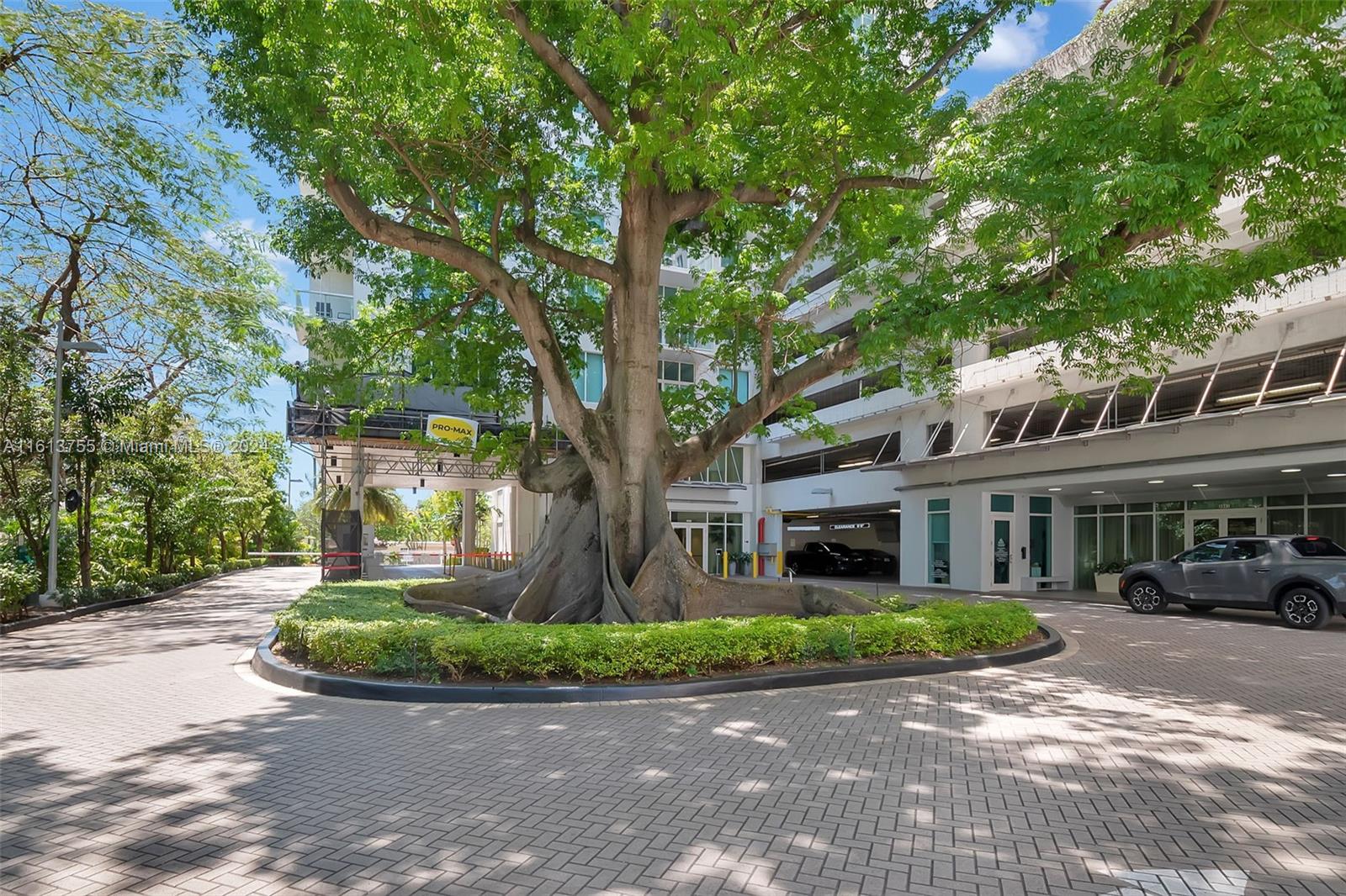 TERRAZAS RIVERPARK VILLAG - Residential