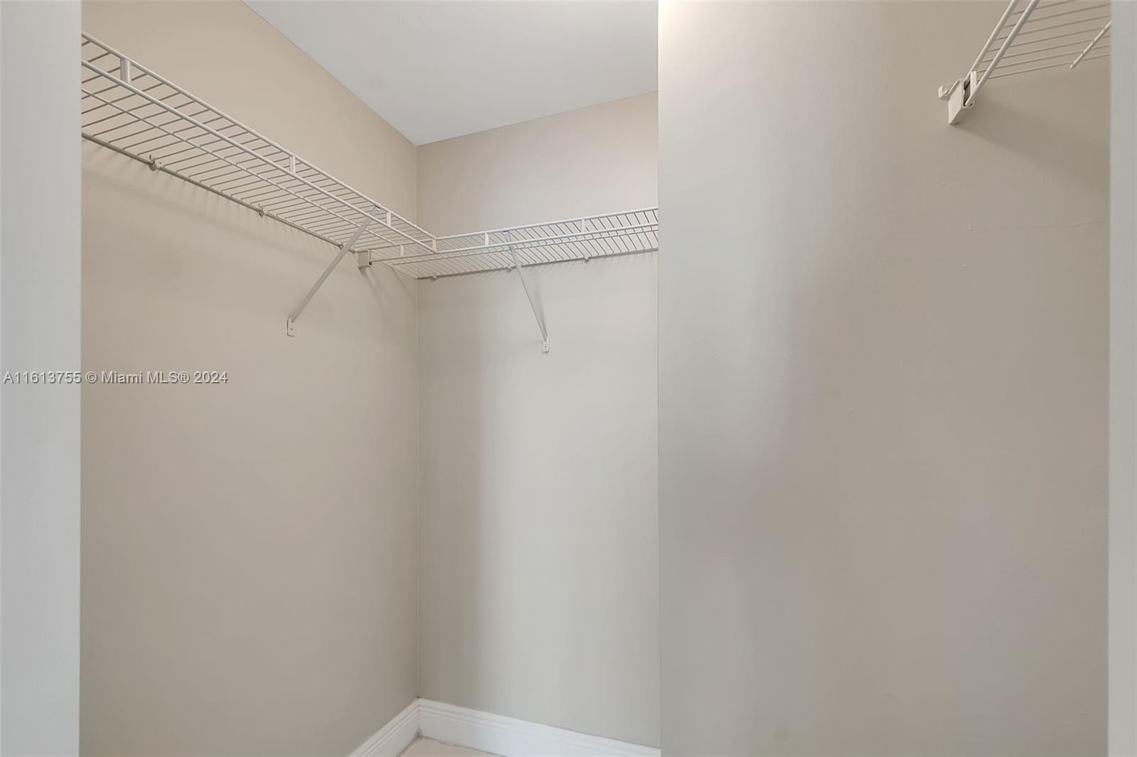 TERRAZAS RIVERPARK VILLAG - Residential