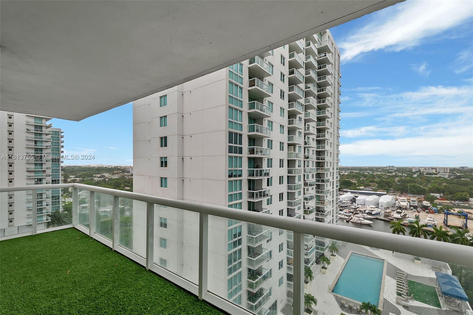 TERRAZAS RIVERPARK VILLAG - Residential