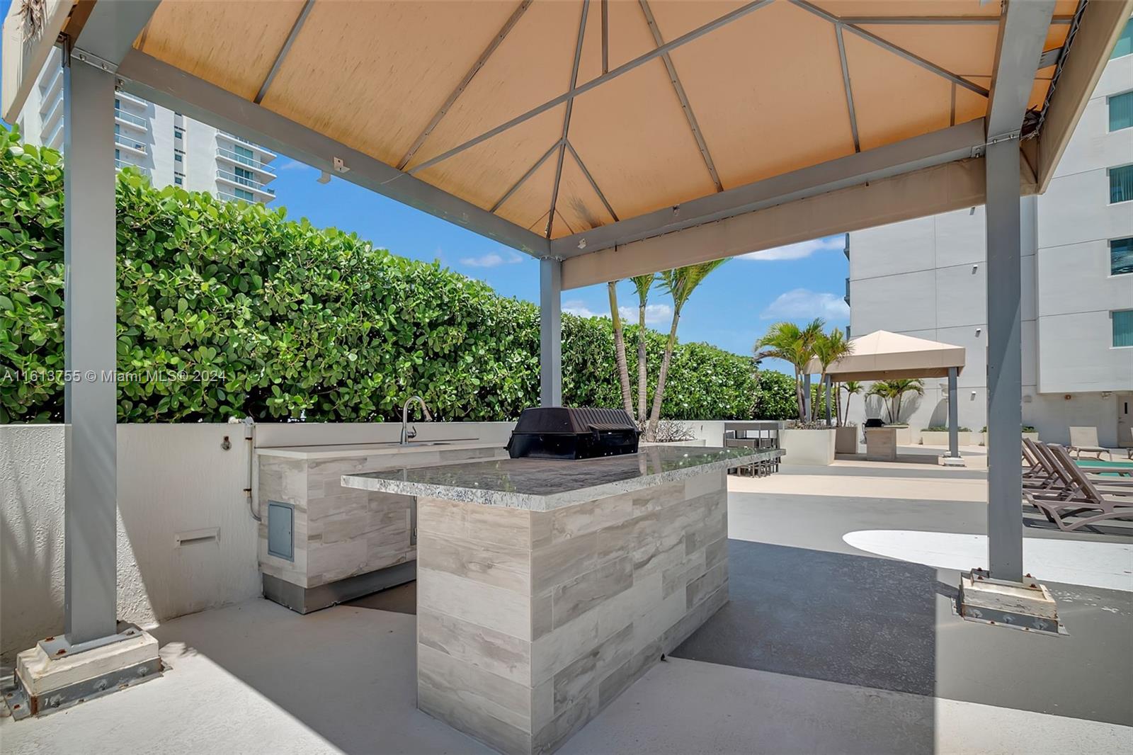 TERRAZAS RIVERPARK VILLAG - Residential