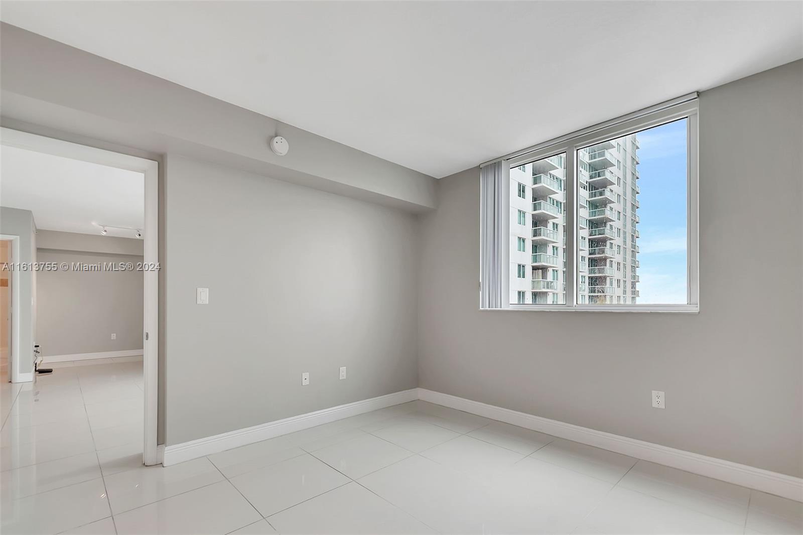 TERRAZAS RIVERPARK VILLAG - Residential