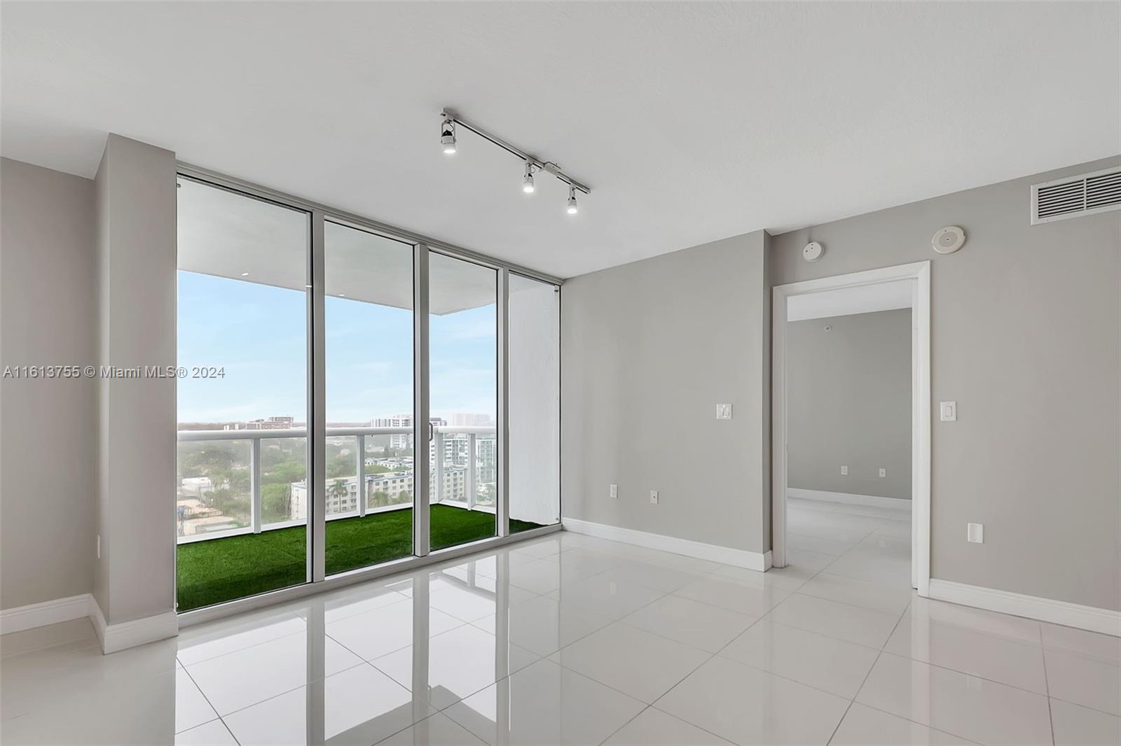 TERRAZAS RIVERPARK VILLAG - Residential