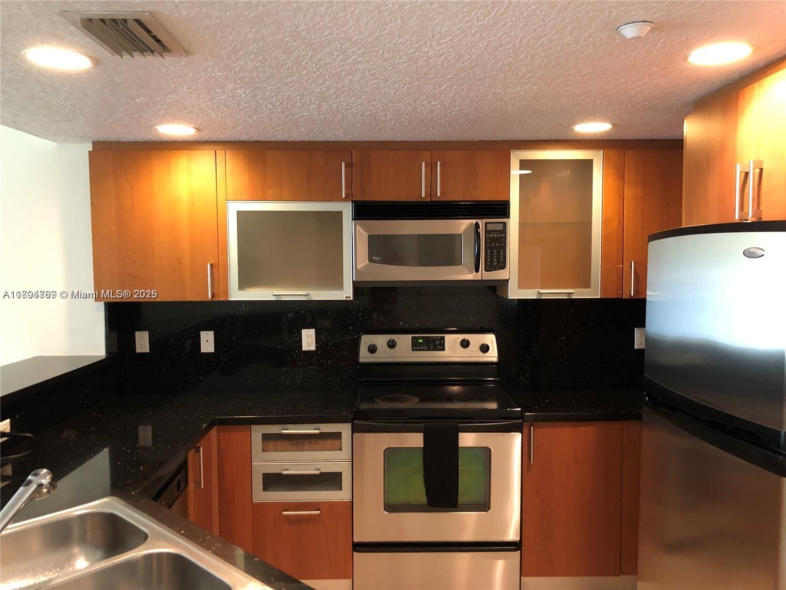 HALLANDALE BEACH PRIVATE - Residential Lease