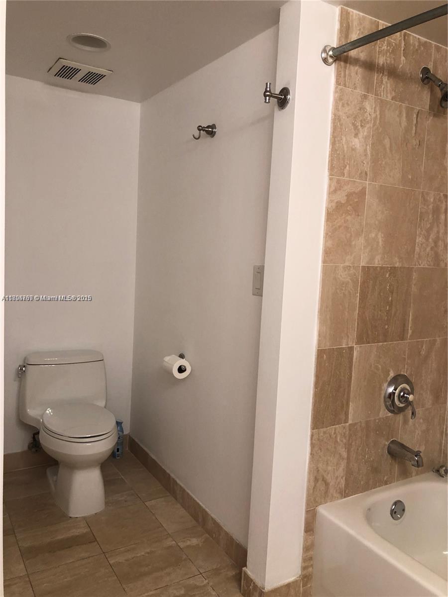 HALLANDALE BEACH PRIVATE - Residential Lease