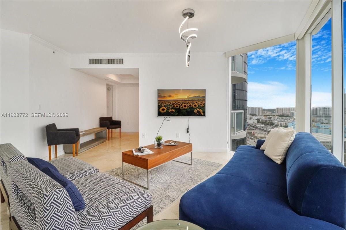 18671 Collins Ave 2404